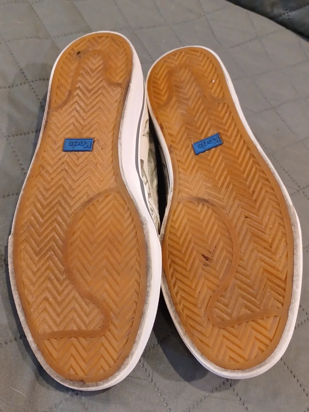 Slip-On Floral Canvas Women's Shoes in Beige Sz 9